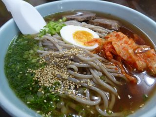 六盛の冷麺（大盛） 